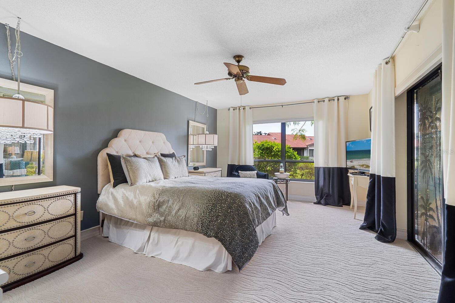 Image 20 of 49 For 4033 Wilshire Circle E 139
