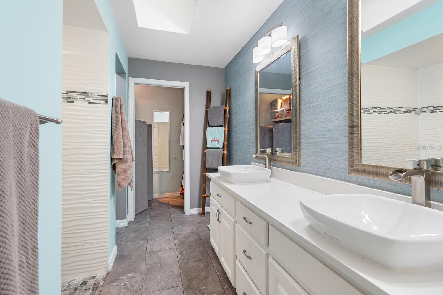 Image 23 of 49 For 4033 Wilshire Circle E 139