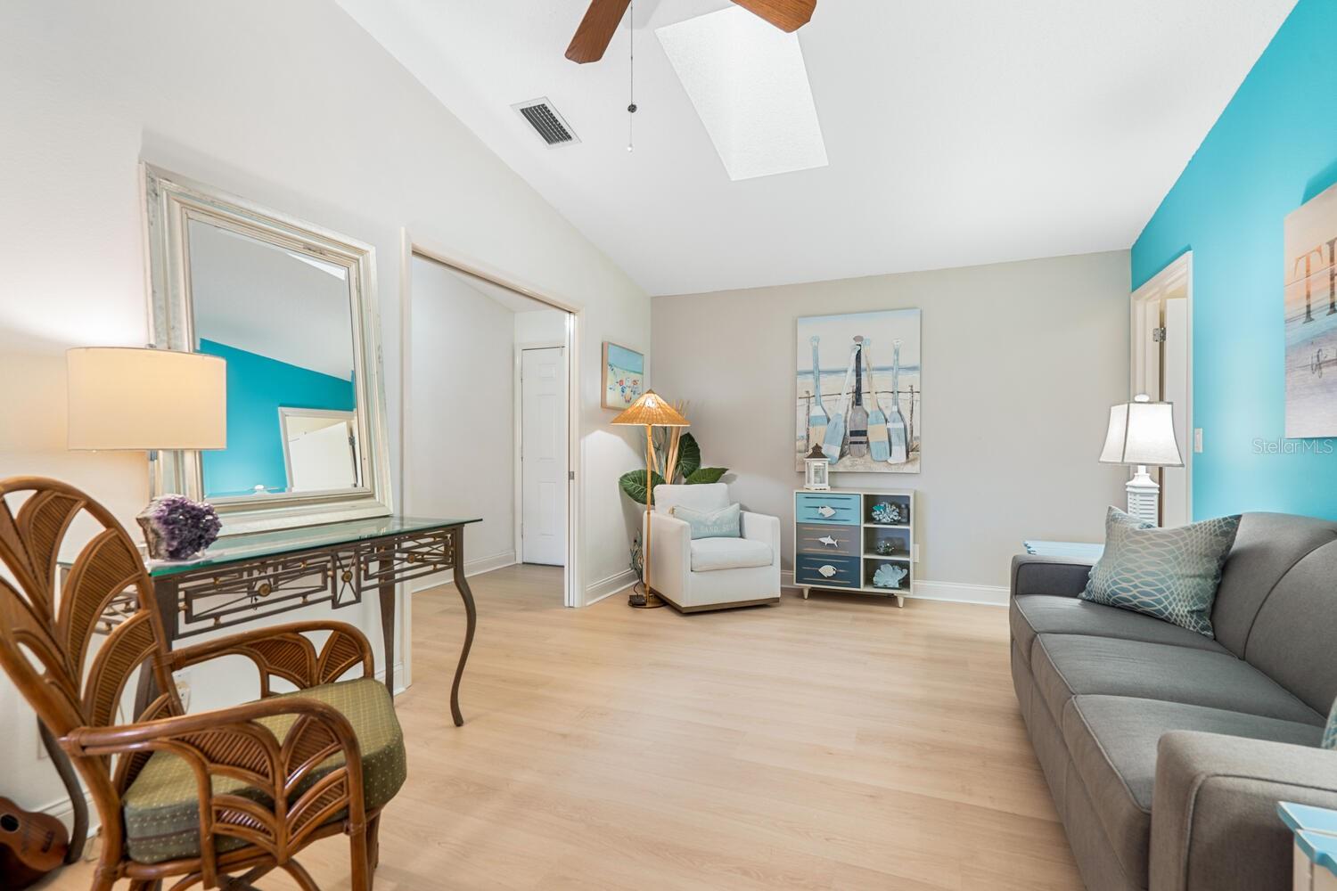 Image 34 of 49 For 4033 Wilshire Circle E 139
