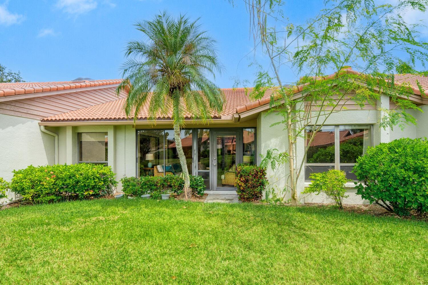 Image 38 of 49 For 4033 Wilshire Circle E 139