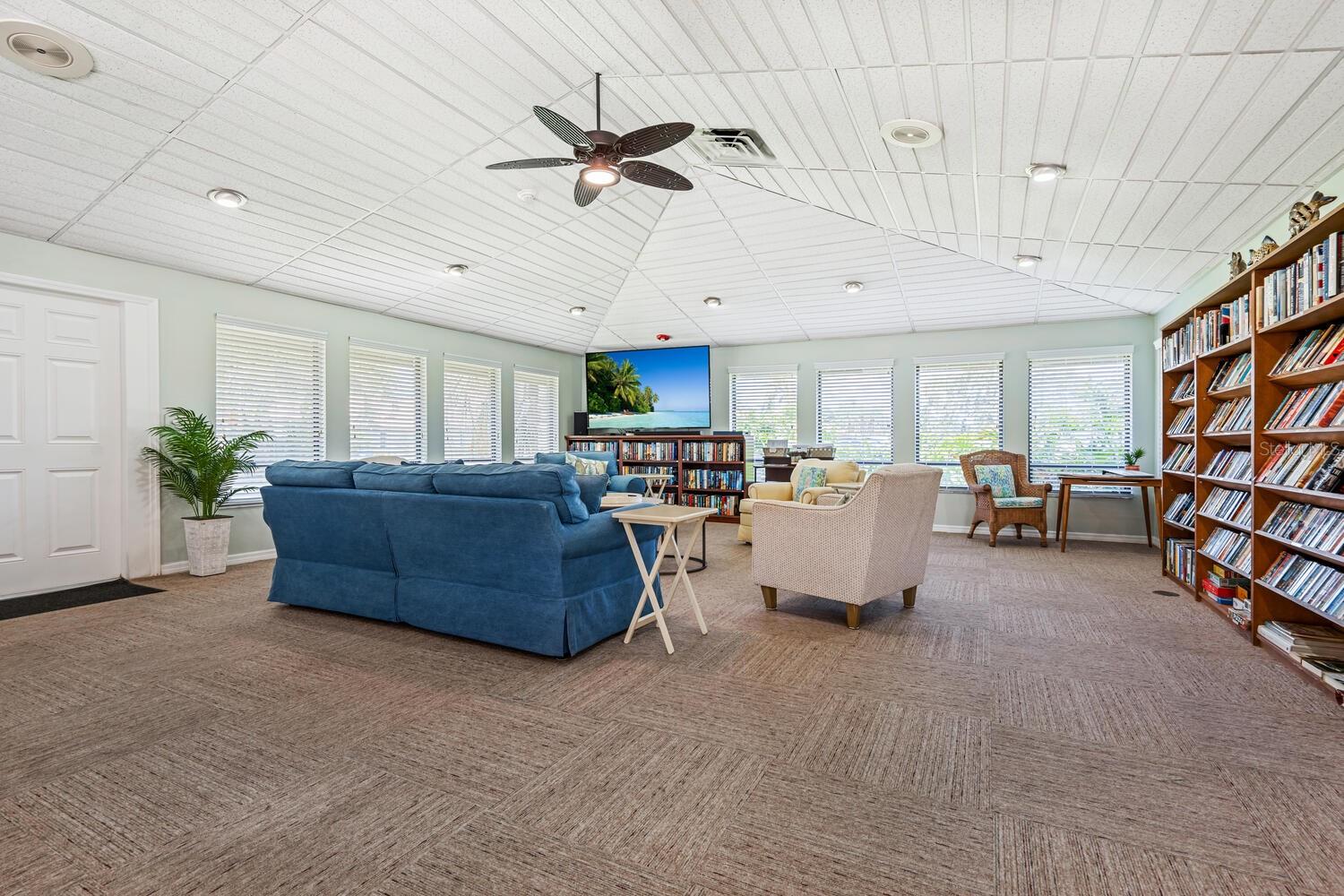 Image 43 of 49 For 4033 Wilshire Circle E 139