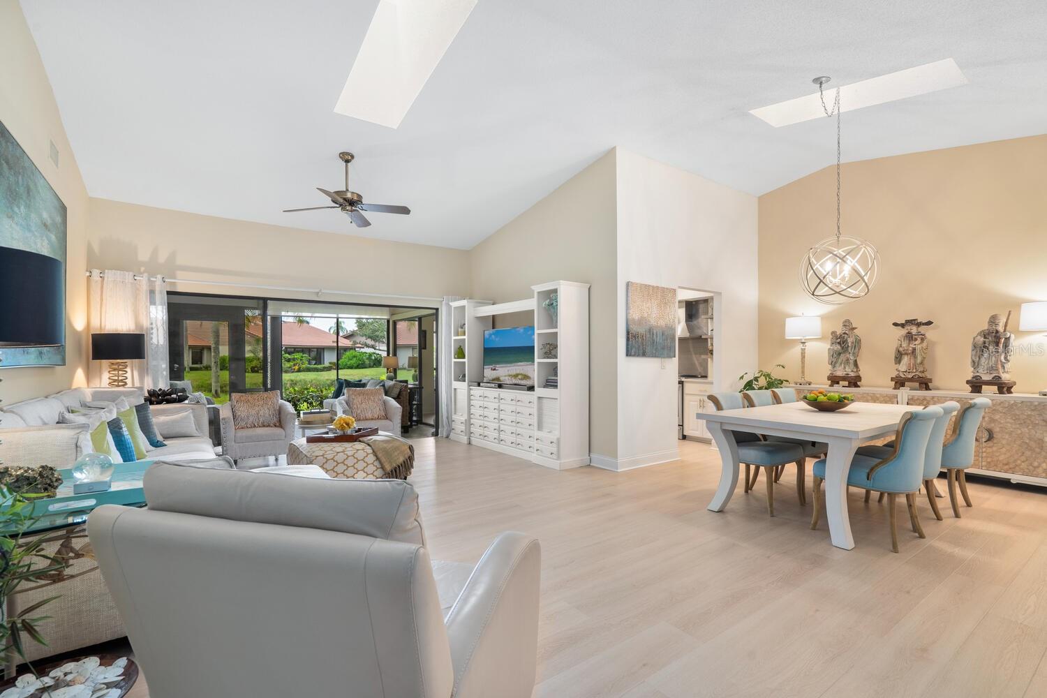 Image 7 of 49 For 4033 Wilshire Circle E 139