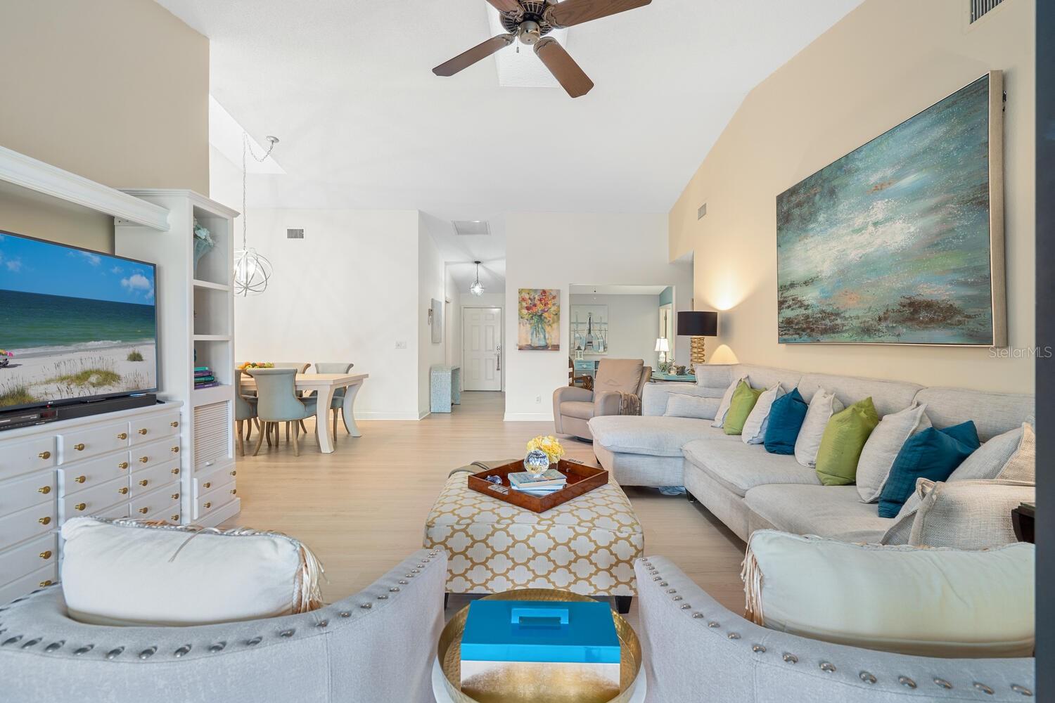 Image 9 of 49 For 4033 Wilshire Circle E 139