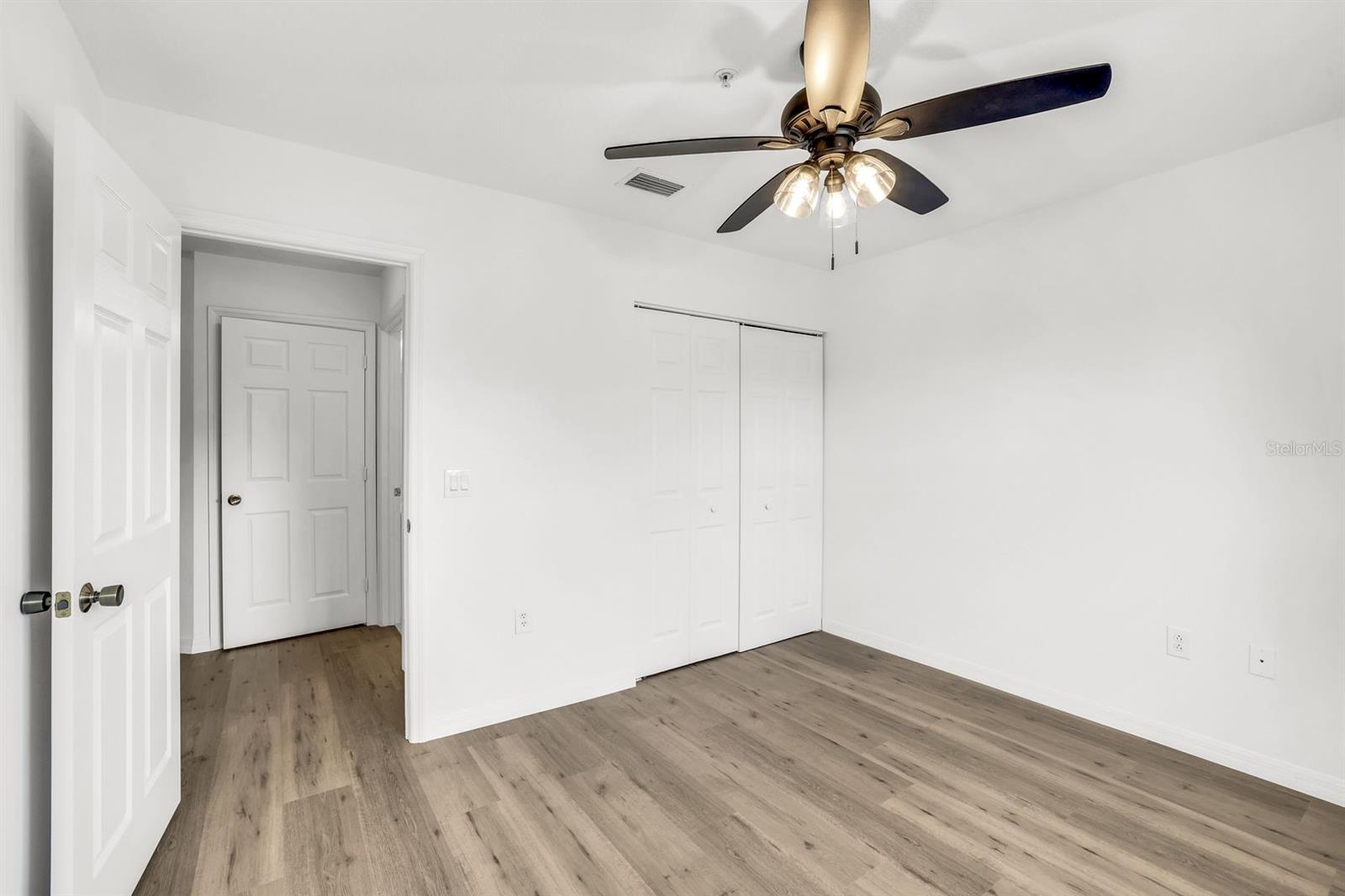 Image 14 of 37 For 6635 Huntington Lakes Circle 202