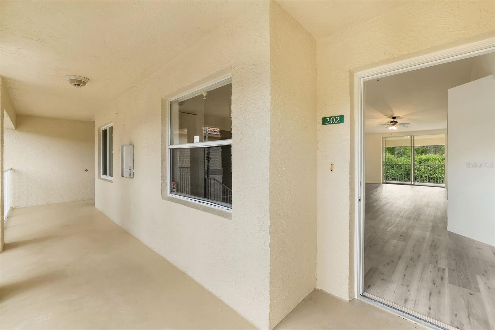 Image 17 of 37 For 6635 Huntington Lakes Circle 202