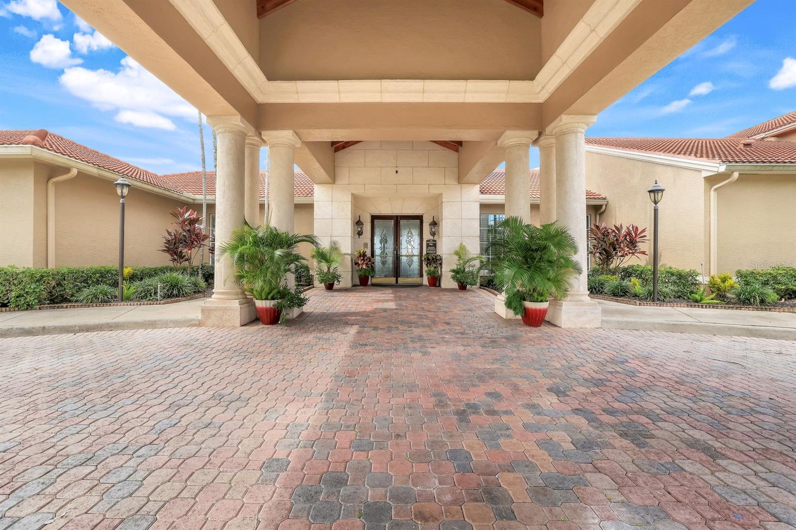 Image 25 of 37 For 6635 Huntington Lakes Circle 202