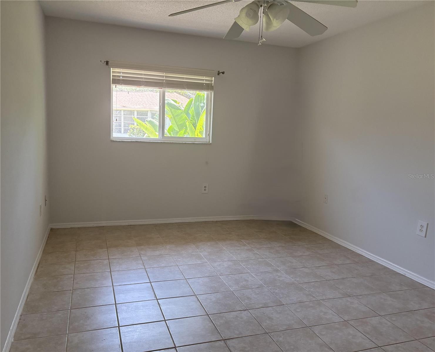 Image 10 of 20 For 5057 Live Oak Circle 86