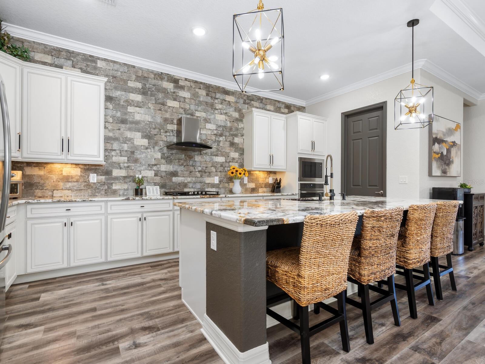 Image 14 of 67 For 16532 Hillside Circle