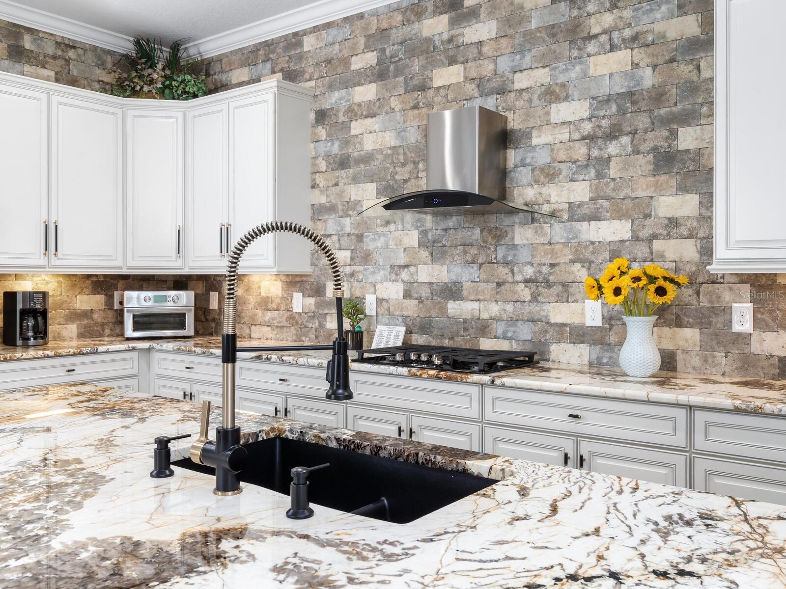 Image 16 of 67 For 16532 Hillside Circle