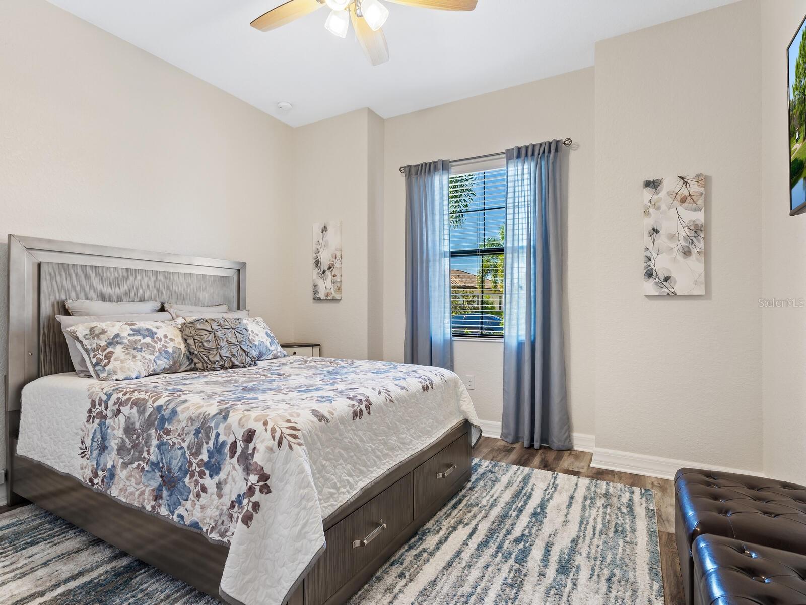 Image 27 of 67 For 16532 Hillside Circle