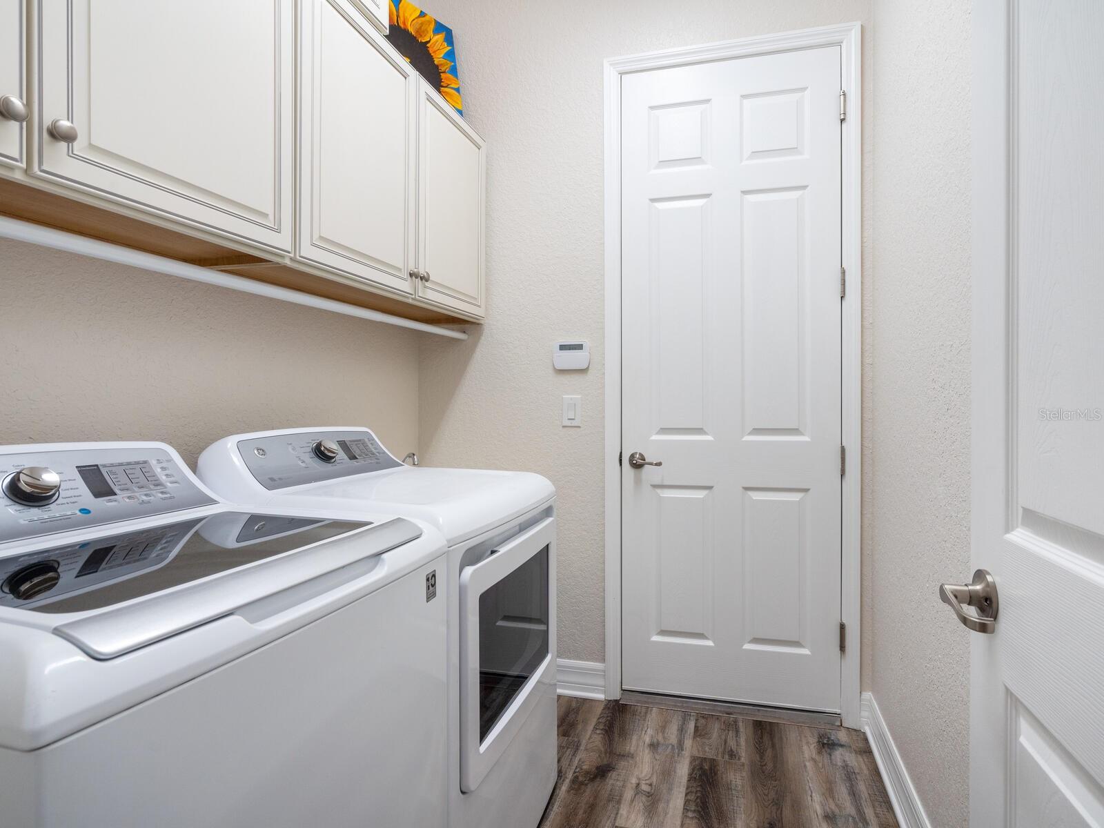 Image 31 of 67 For 16532 Hillside Circle