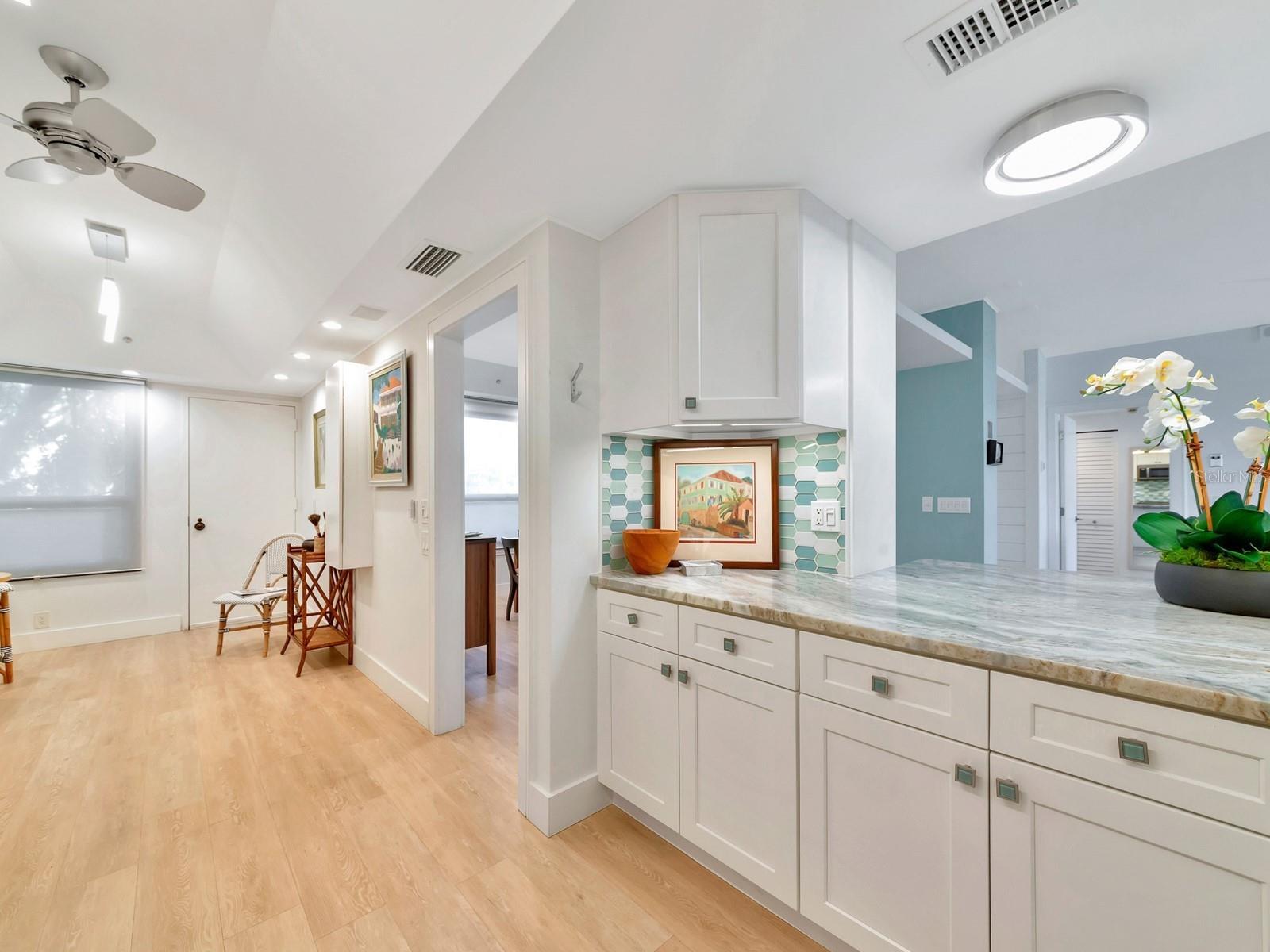 Image 12 of 100 For 1255 Gulfstream Avenue 204