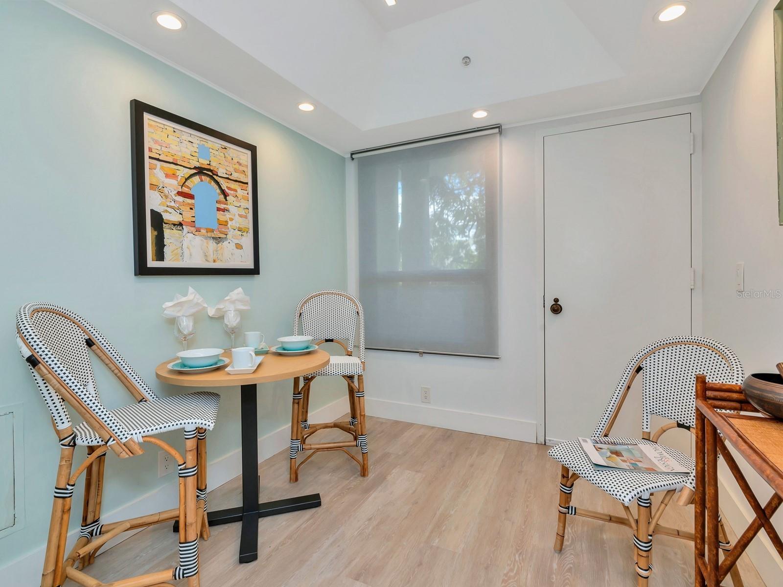 Image 13 of 100 For 1255 Gulfstream Avenue 204