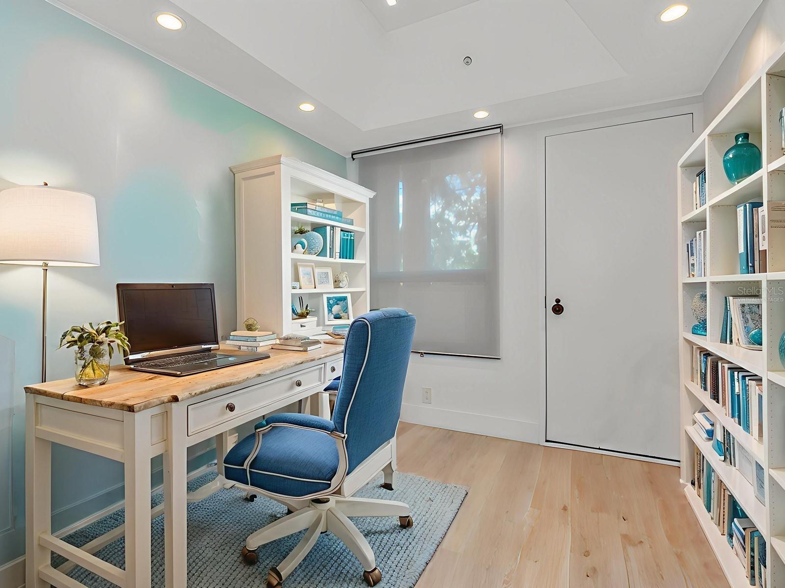 Image 14 of 100 For 1255 Gulfstream Avenue 204