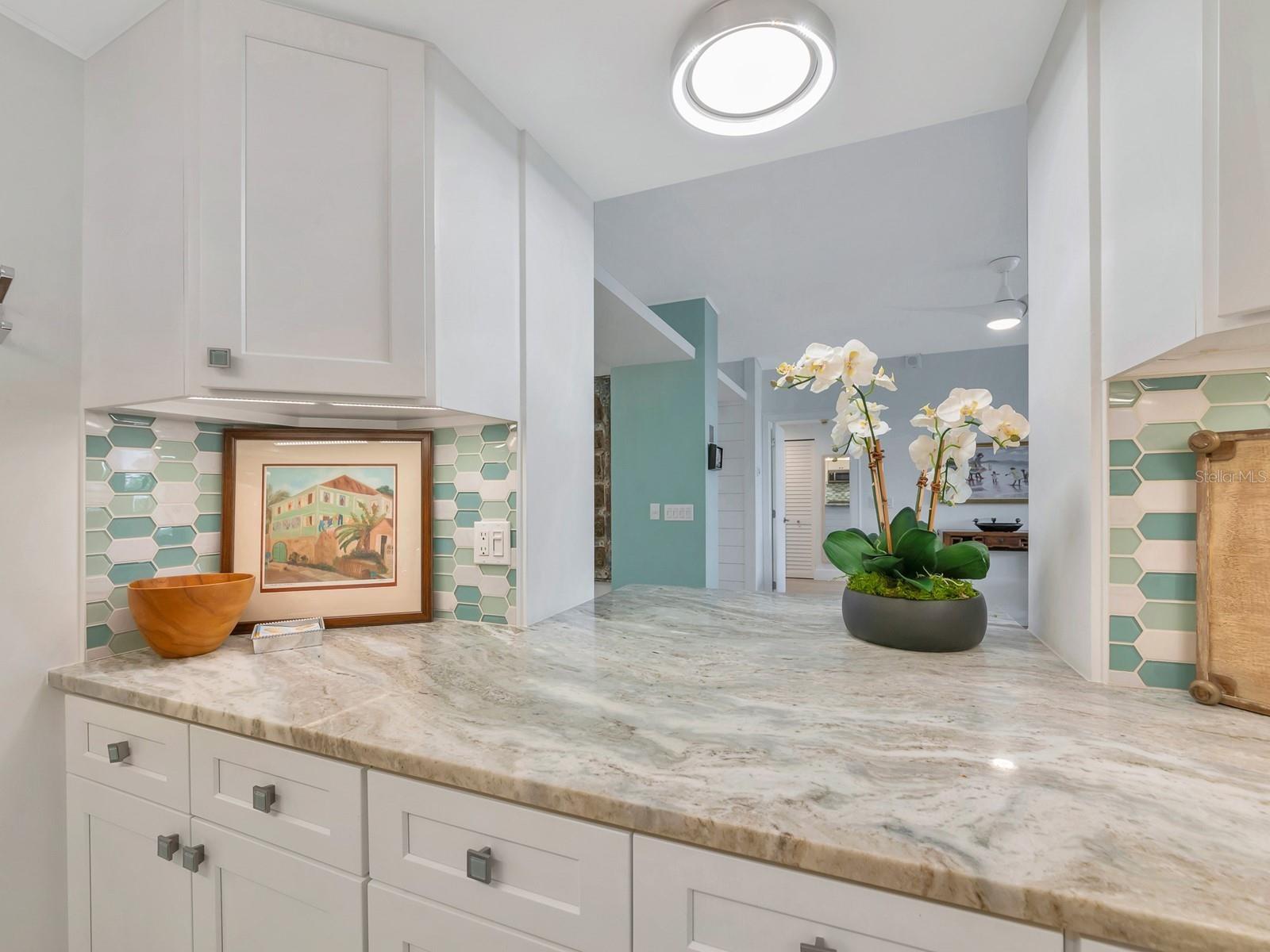 Image 15 of 100 For 1255 Gulfstream Avenue 204