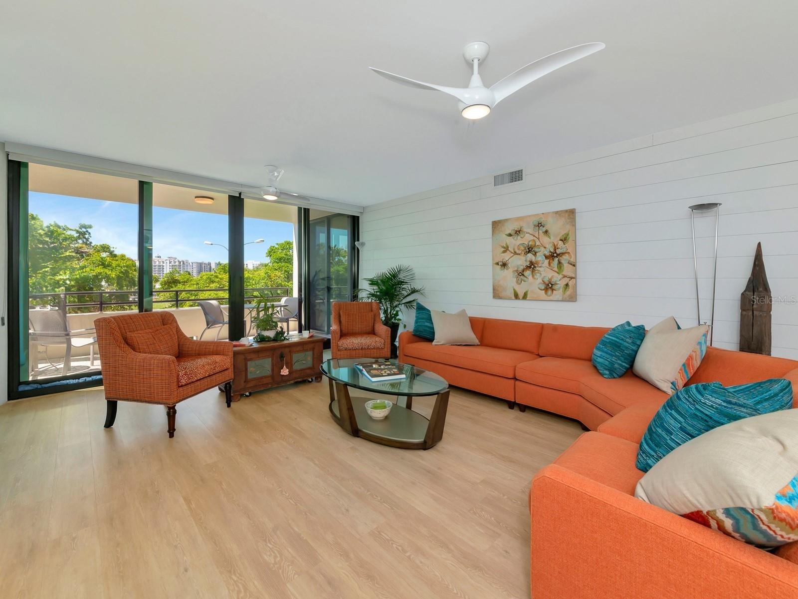 Image 17 of 100 For 1255 Gulfstream Avenue 204