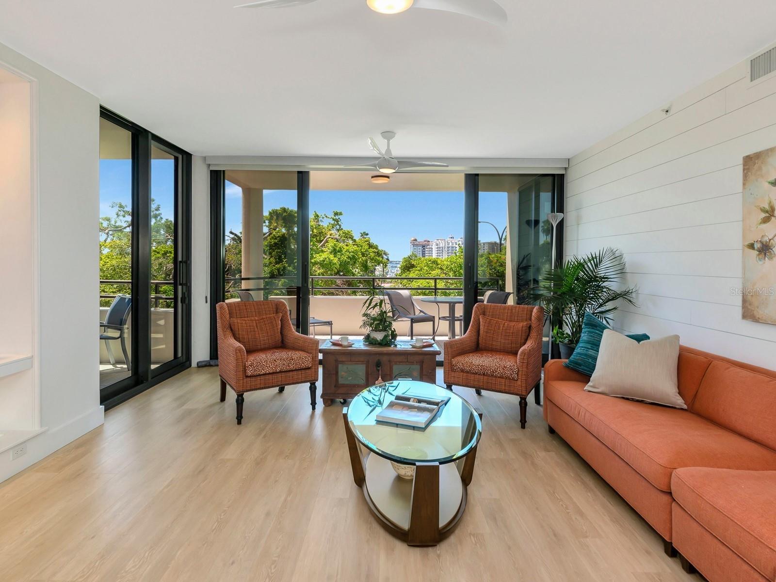 Image 18 of 100 For 1255 Gulfstream Avenue 204