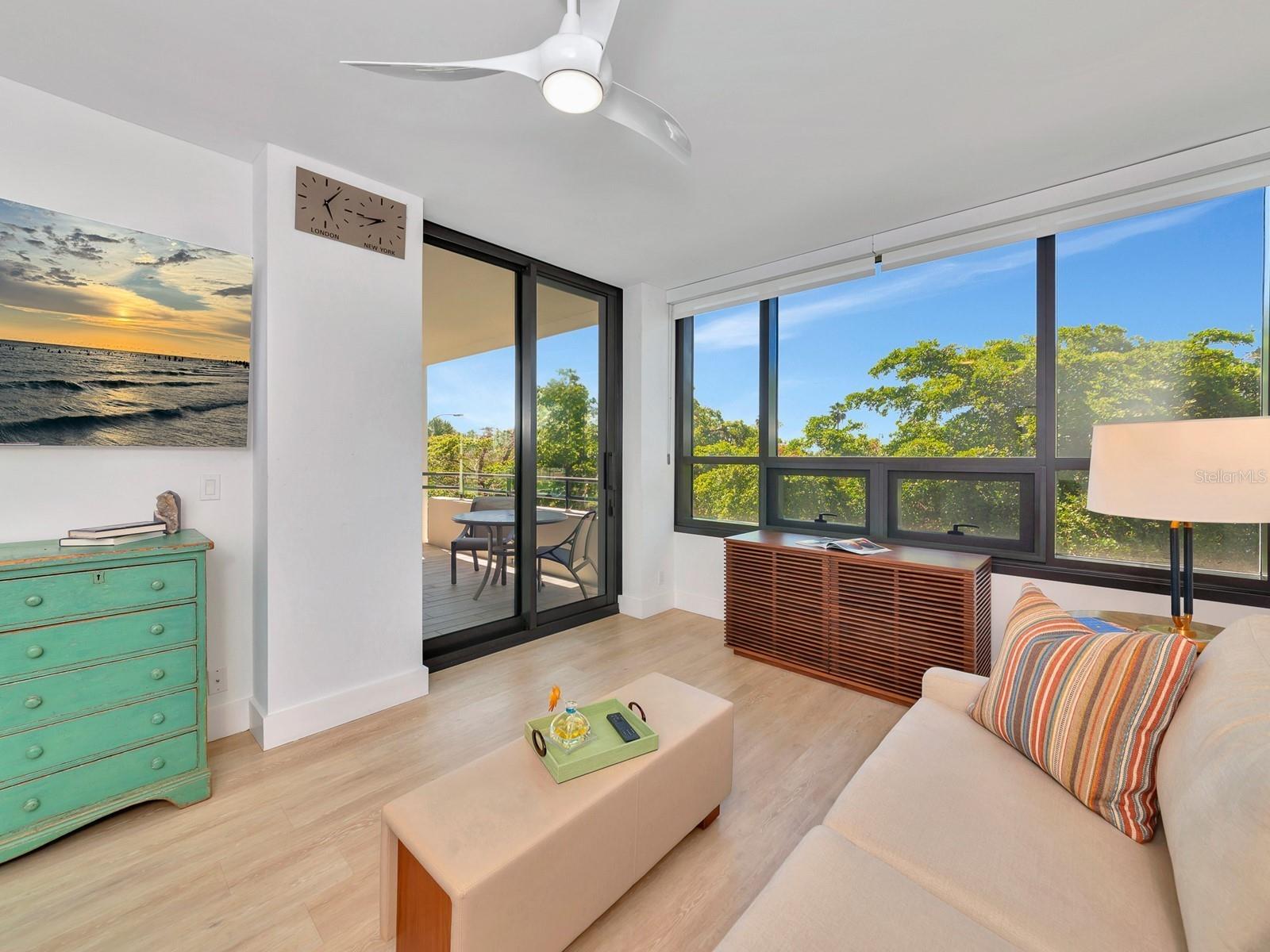 Image 27 of 100 For 1255 Gulfstream Avenue 204