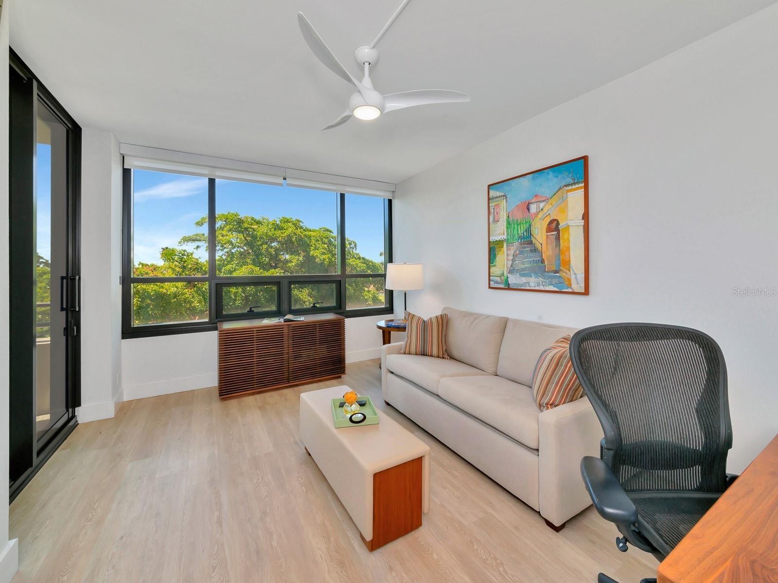 Image 28 of 100 For 1255 Gulfstream Avenue 204