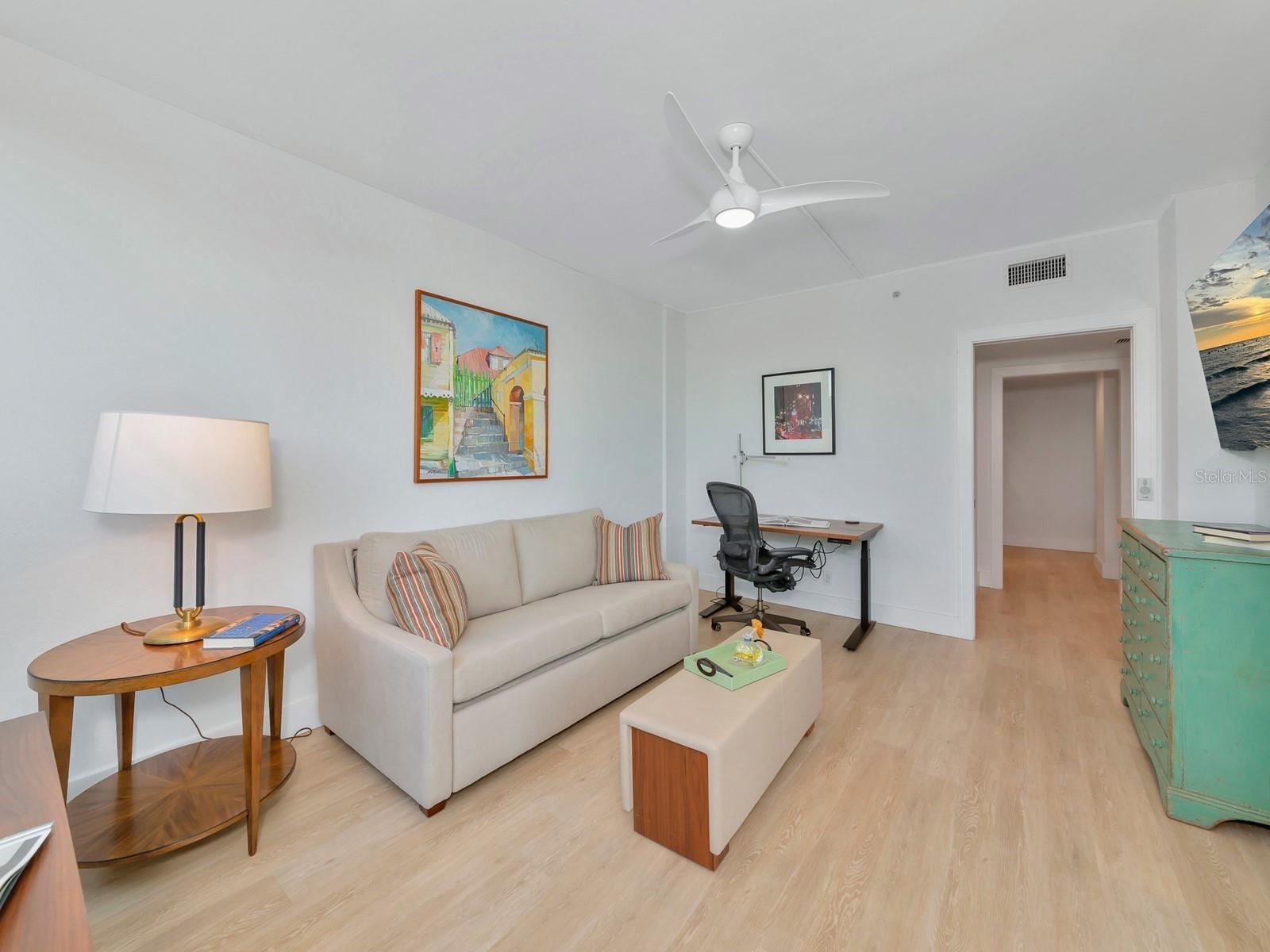 Image 29 of 100 For 1255 Gulfstream Avenue 204