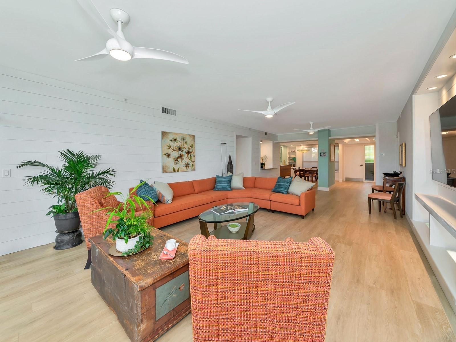 Image 3 of 100 For 1255 Gulfstream Avenue 204