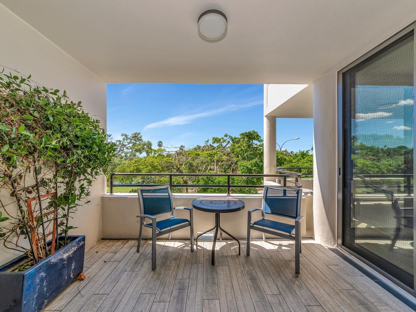 Image 37 of 100 For 1255 Gulfstream Avenue 204