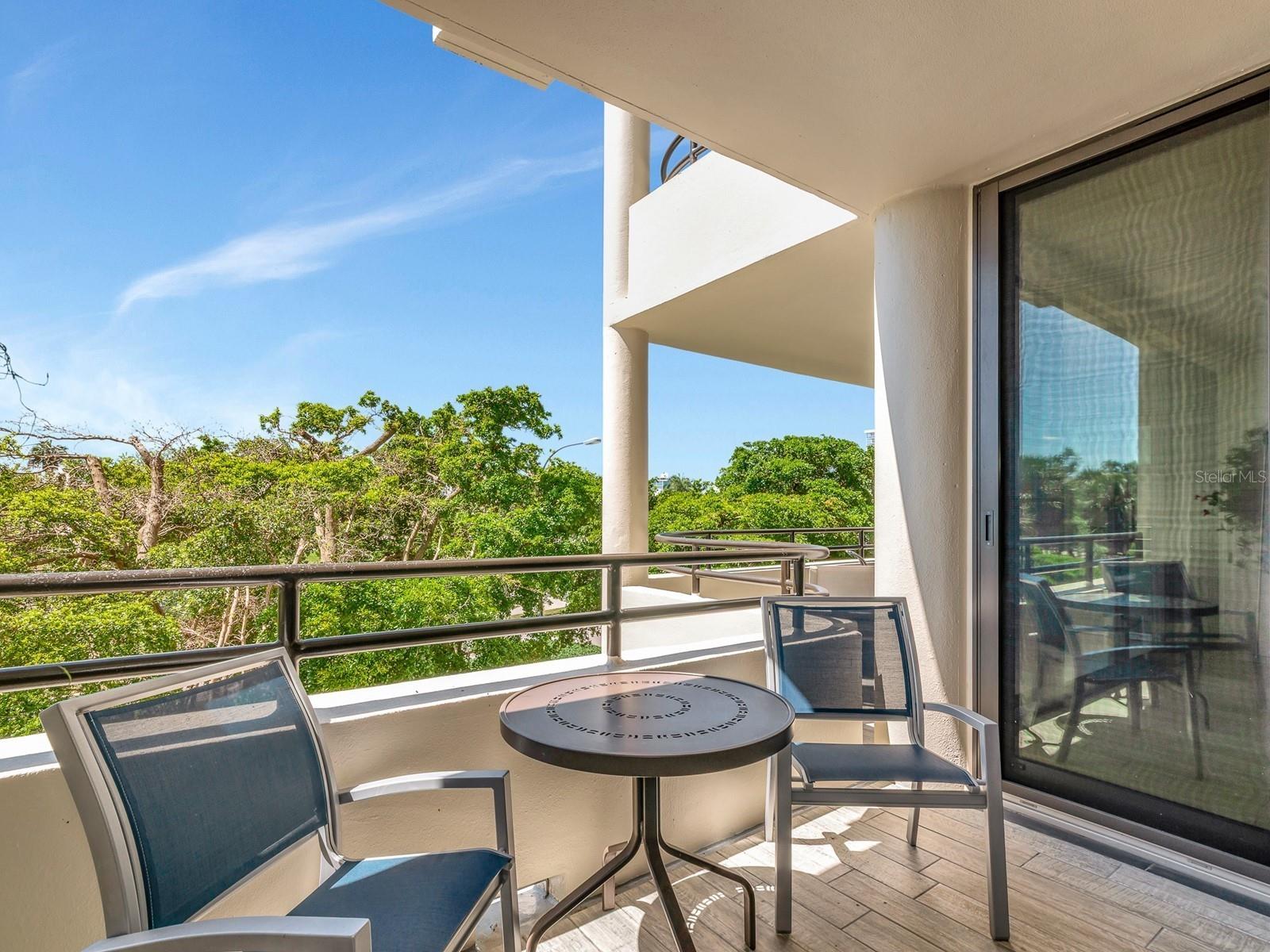 Image 39 of 100 For 1255 Gulfstream Avenue 204