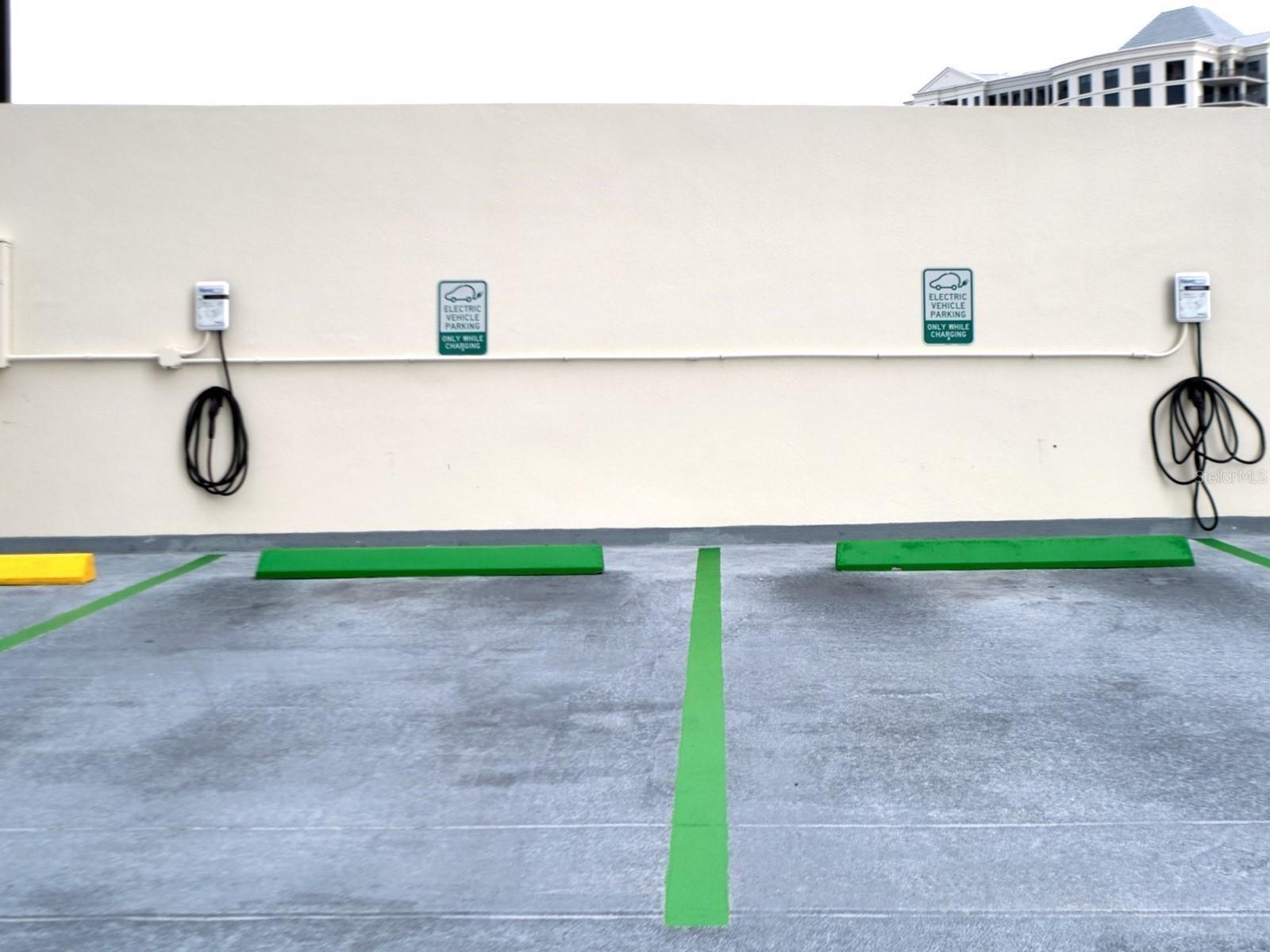 Image 85 of 100 For 1255 Gulfstream Avenue 204