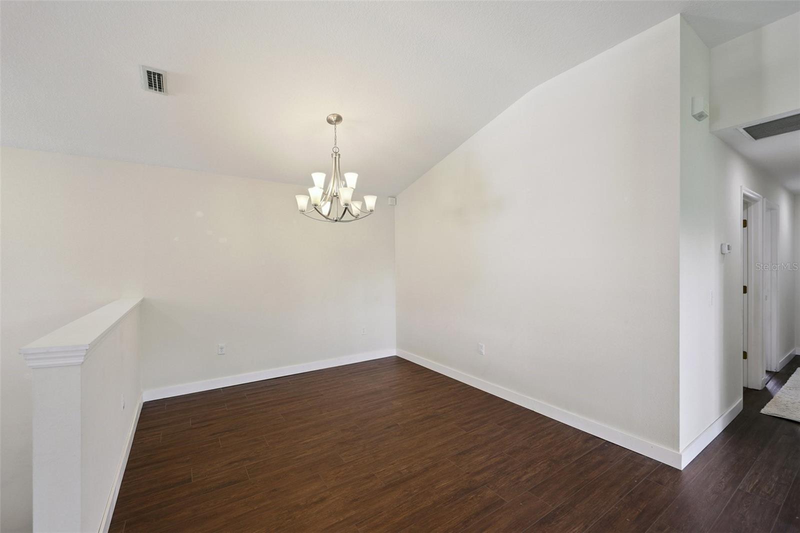 Image 12 of 33 For 6412 Rosefinch Court 204