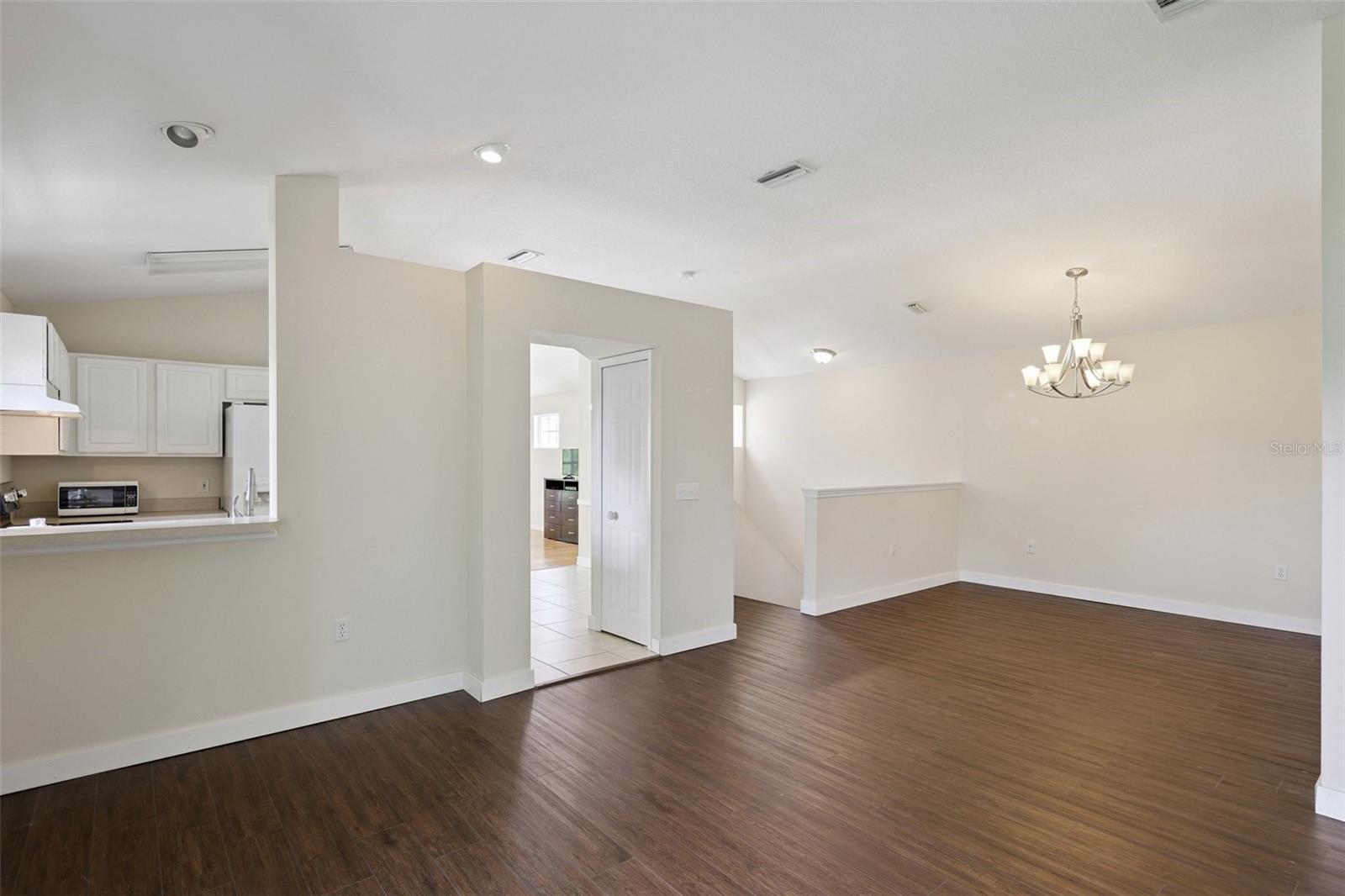 Image 15 of 33 For 6412 Rosefinch Court 204