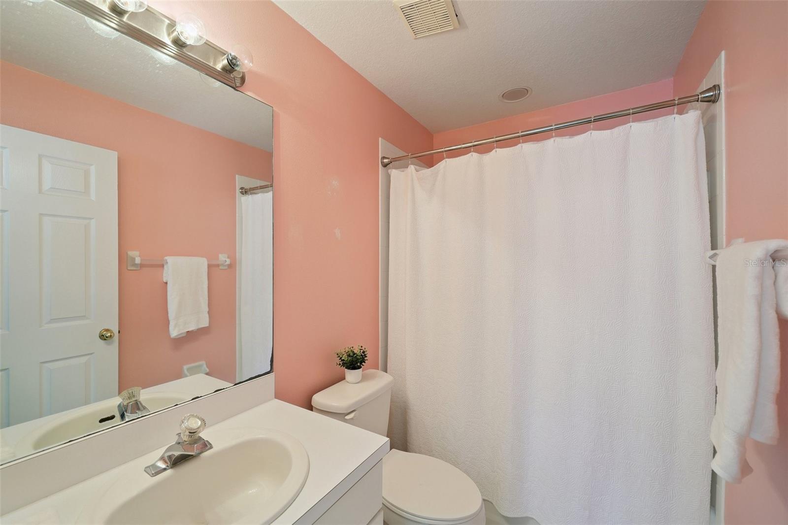 Image 18 of 33 For 6412 Rosefinch Court 204