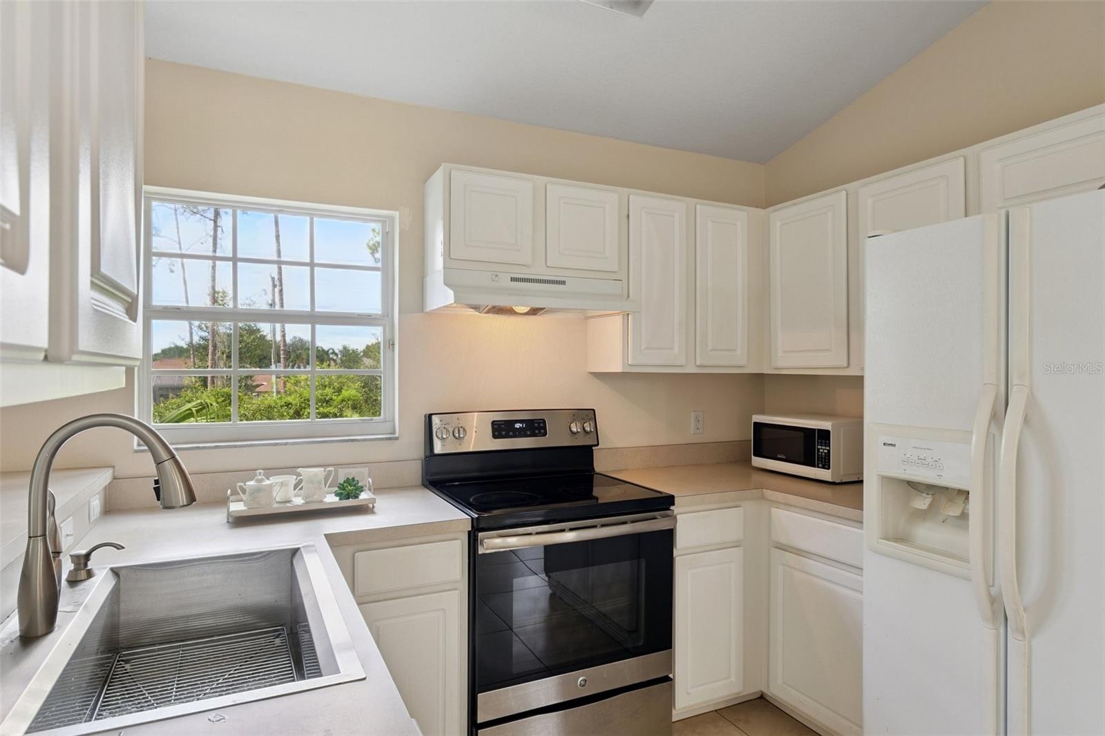 Image 21 of 33 For 6412 Rosefinch Court 204
