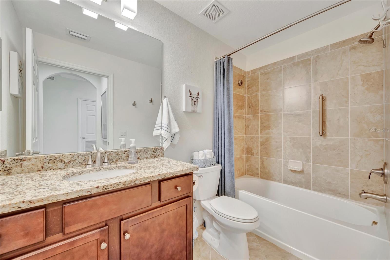Image 13 of 16 For 17118 Vardon Terrace 207