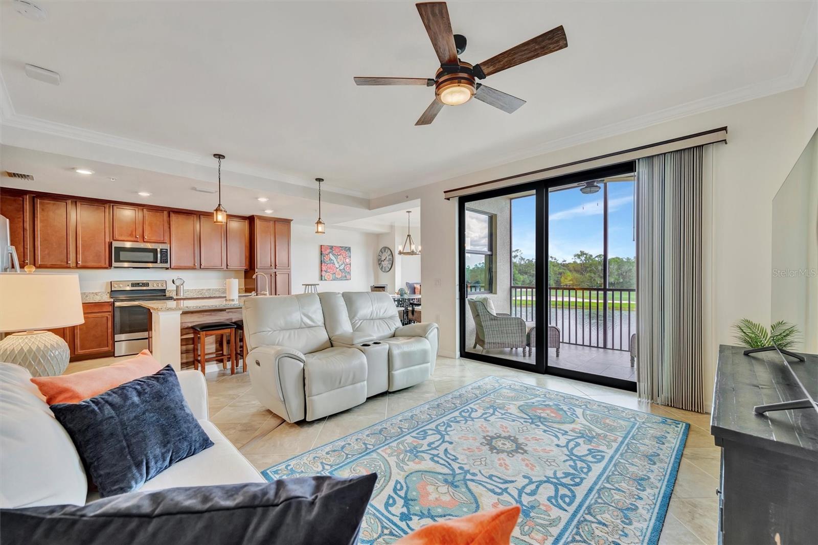 Image 8 of 16 For 17118 Vardon Terrace 207