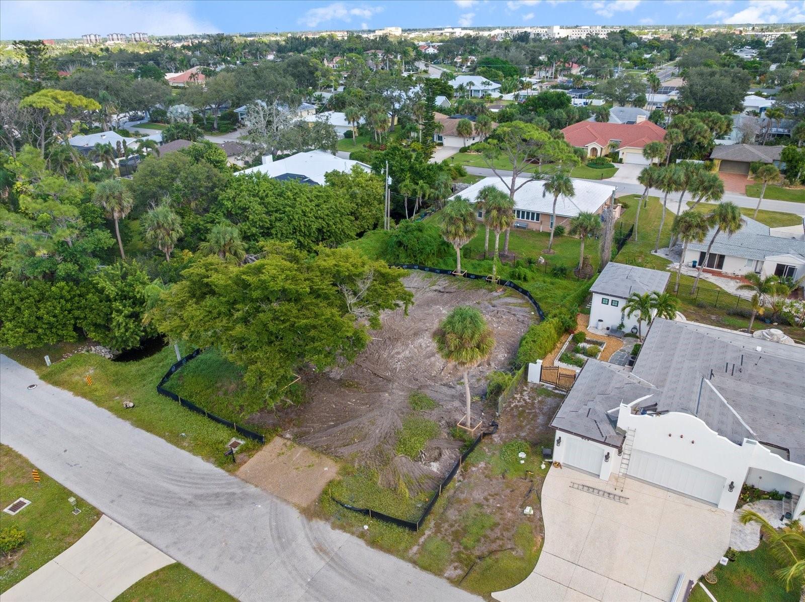 Image 2 of 12 For 621 Hibiscus Drive