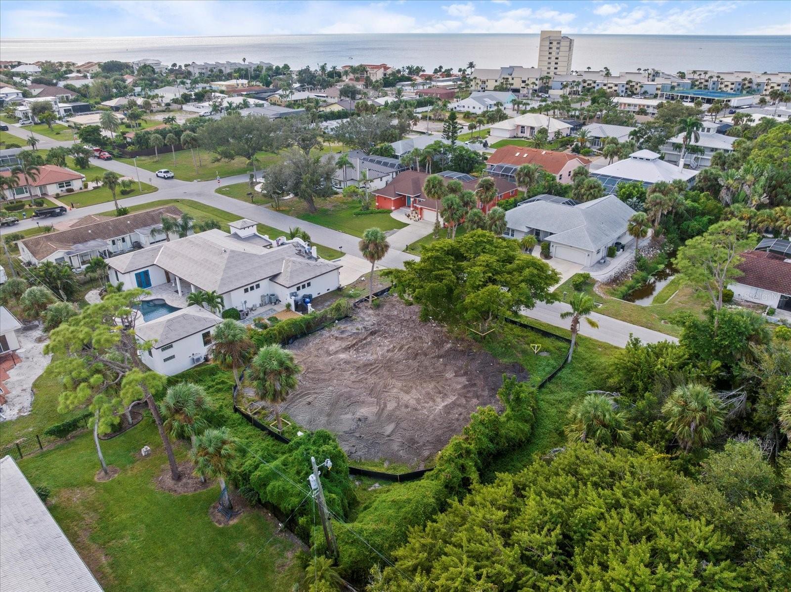 Image 3 of 12 For 621 Hibiscus Drive