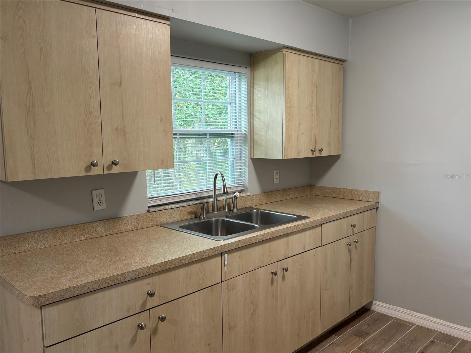 Image 8 of 19 For 737 Bailey Avenue