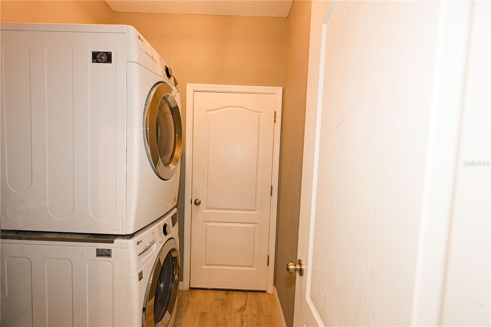 Image 25 of 31 For 4607 Summerlake Circle