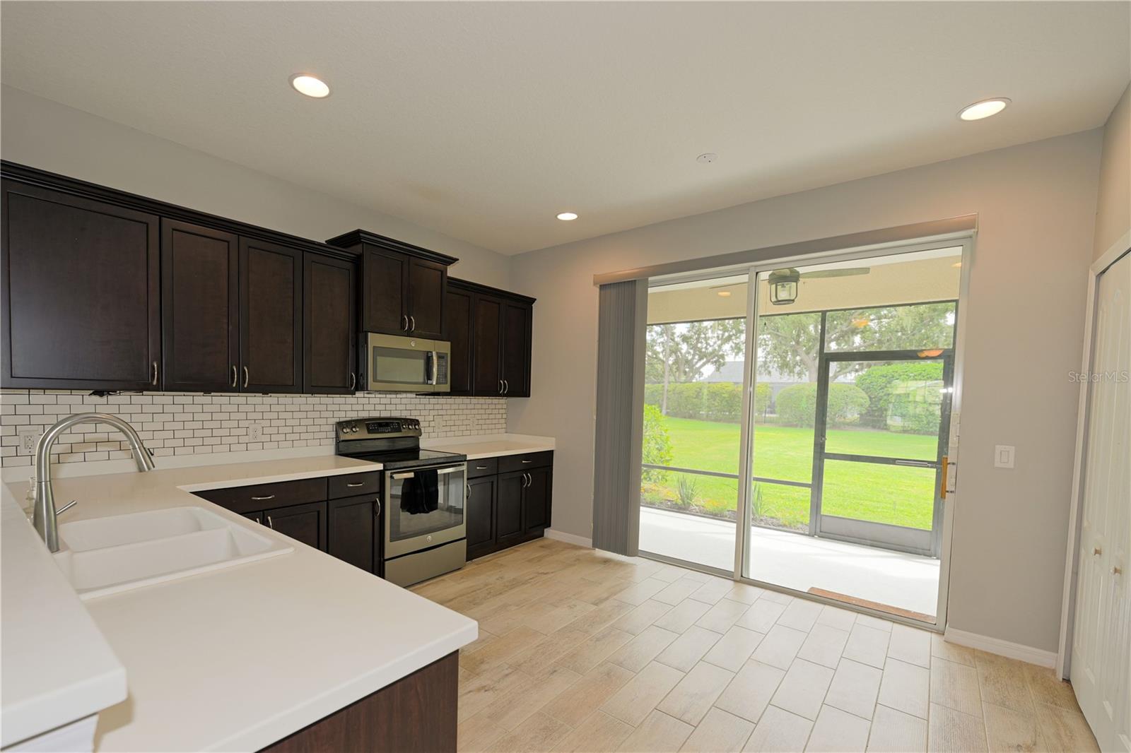 Image 6 of 31 For 4607 Summerlake Circle