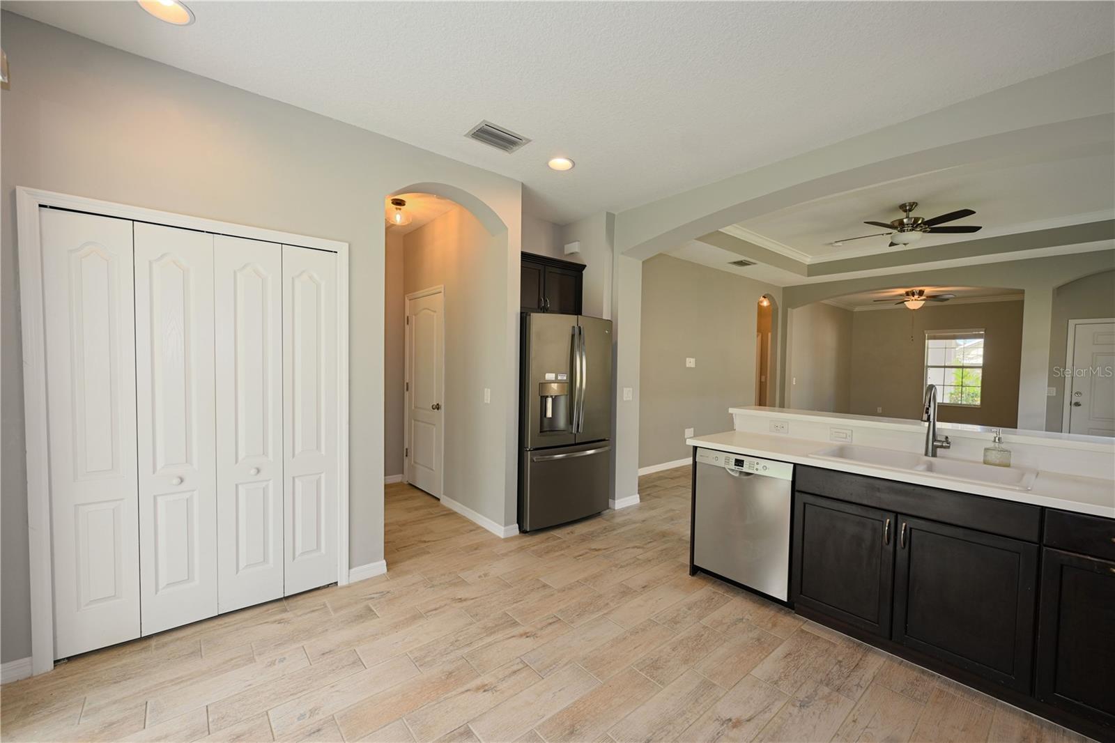 Image 7 of 31 For 4607 Summerlake Circle