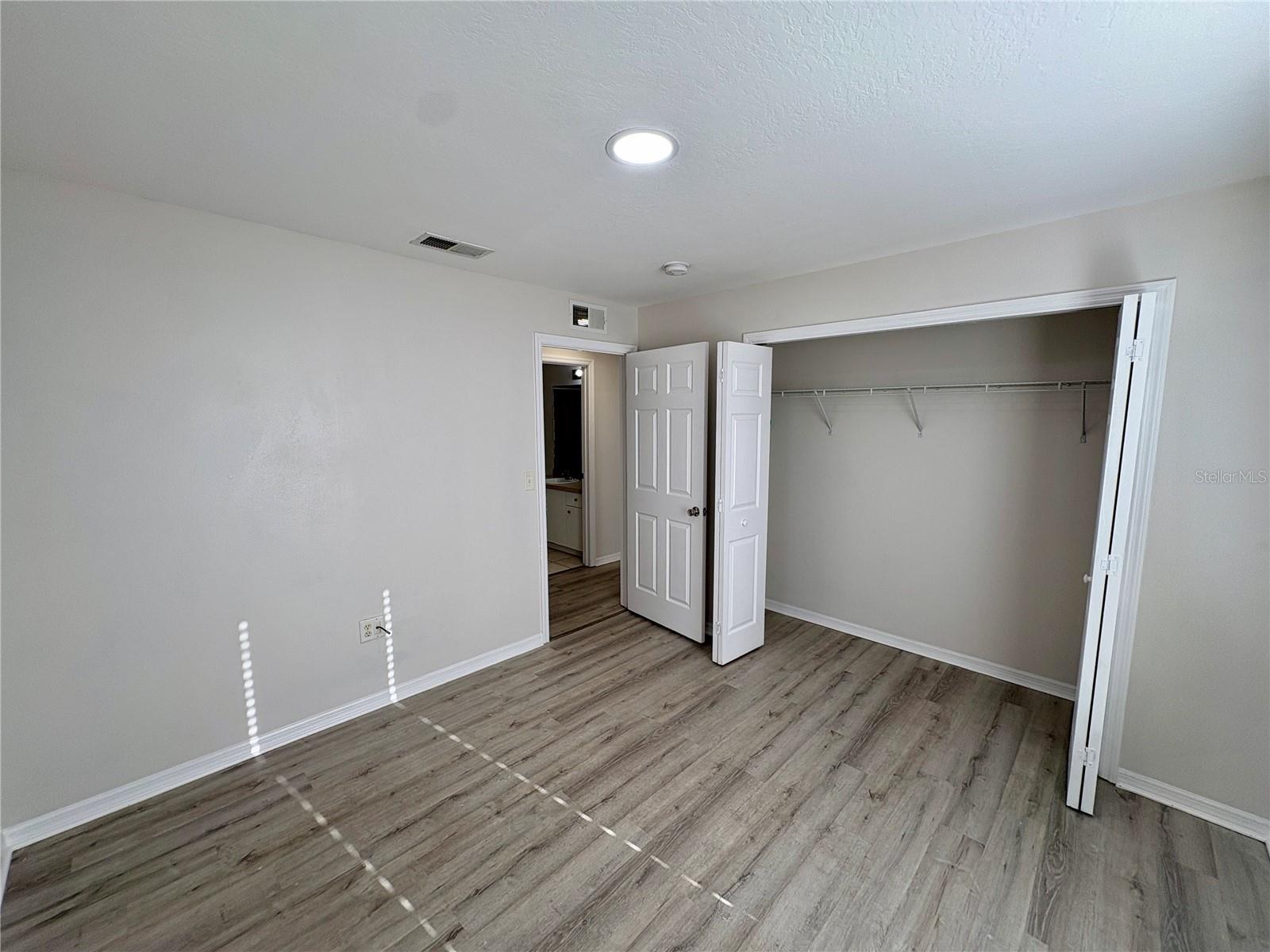 Image 11 of 20 For 218 10th Avenue E