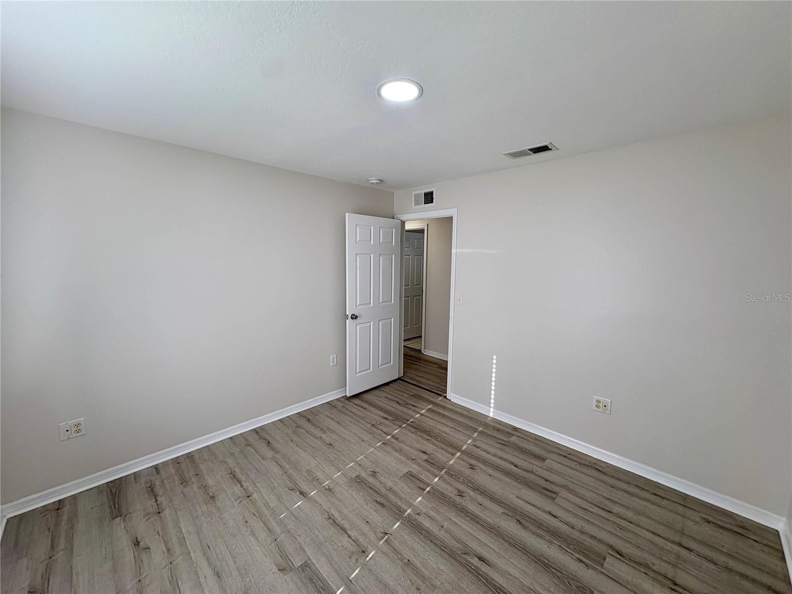 Image 14 of 20 For 218 10th Avenue E
