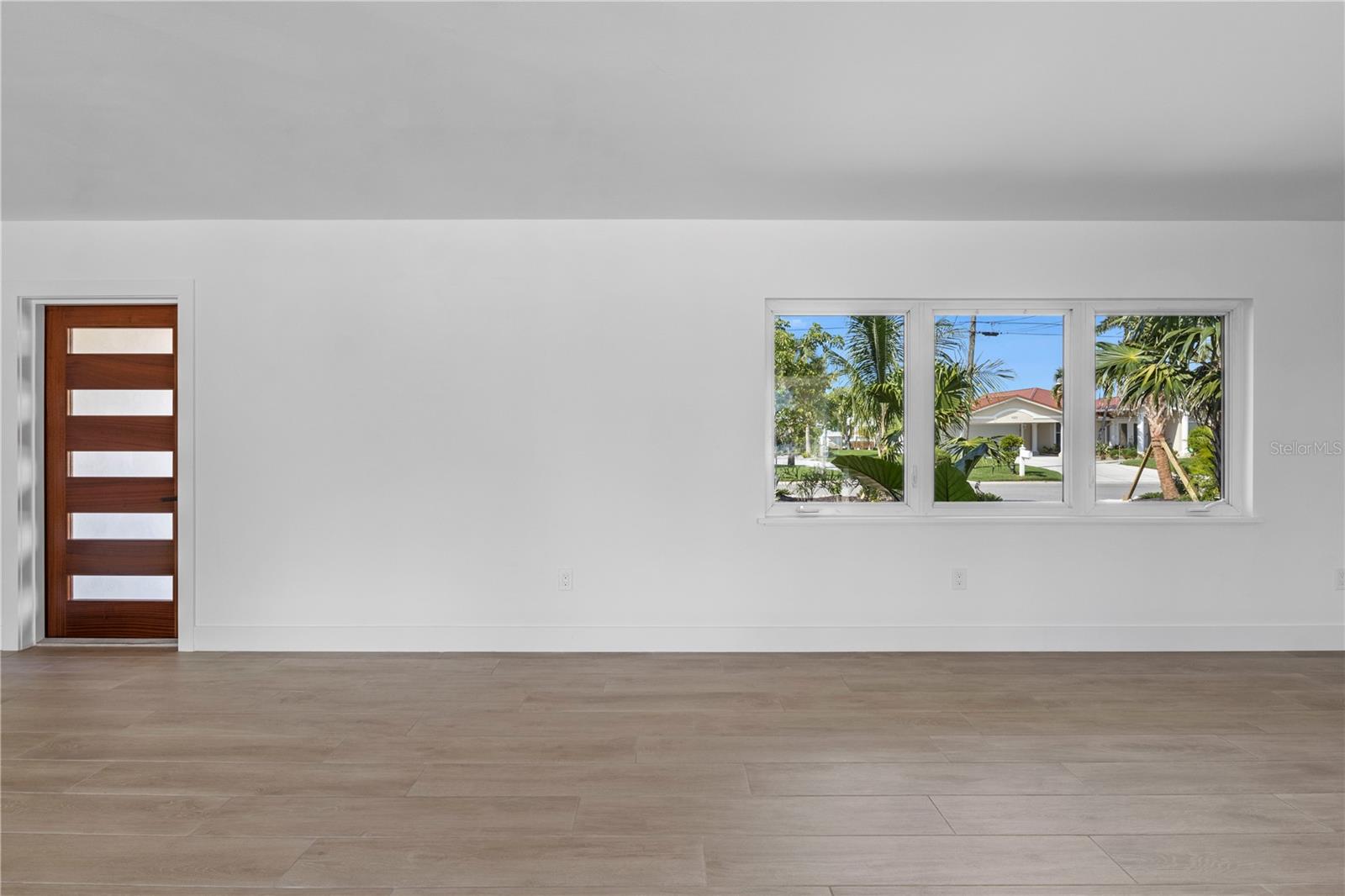 Image 13 of 81 For 624 Dundee Lane