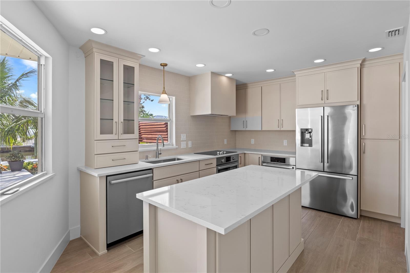 Image 21 of 81 For 624 Dundee Lane