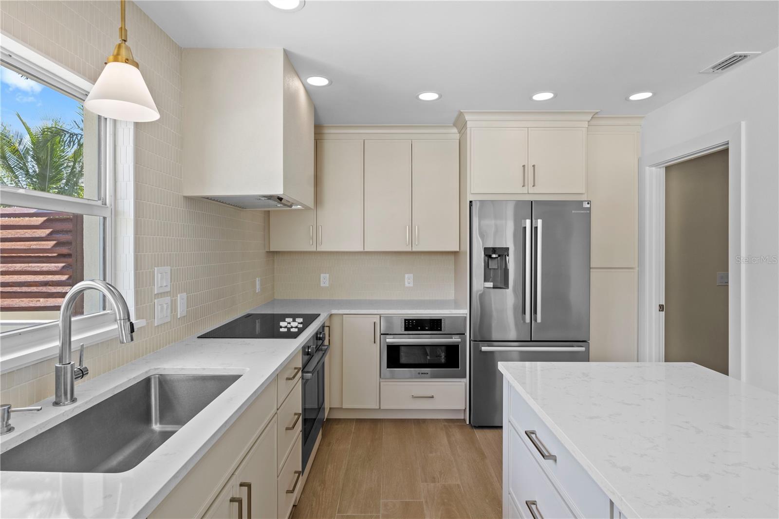 Image 22 of 81 For 624 Dundee Lane