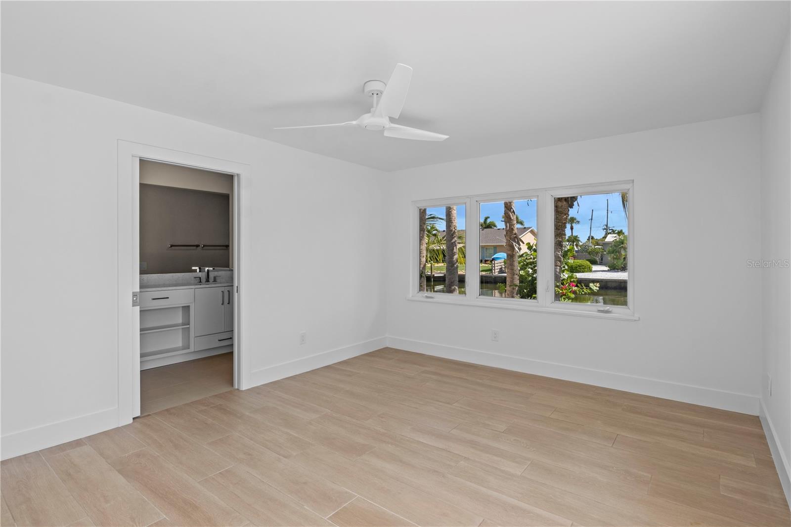 Image 27 of 81 For 624 Dundee Lane