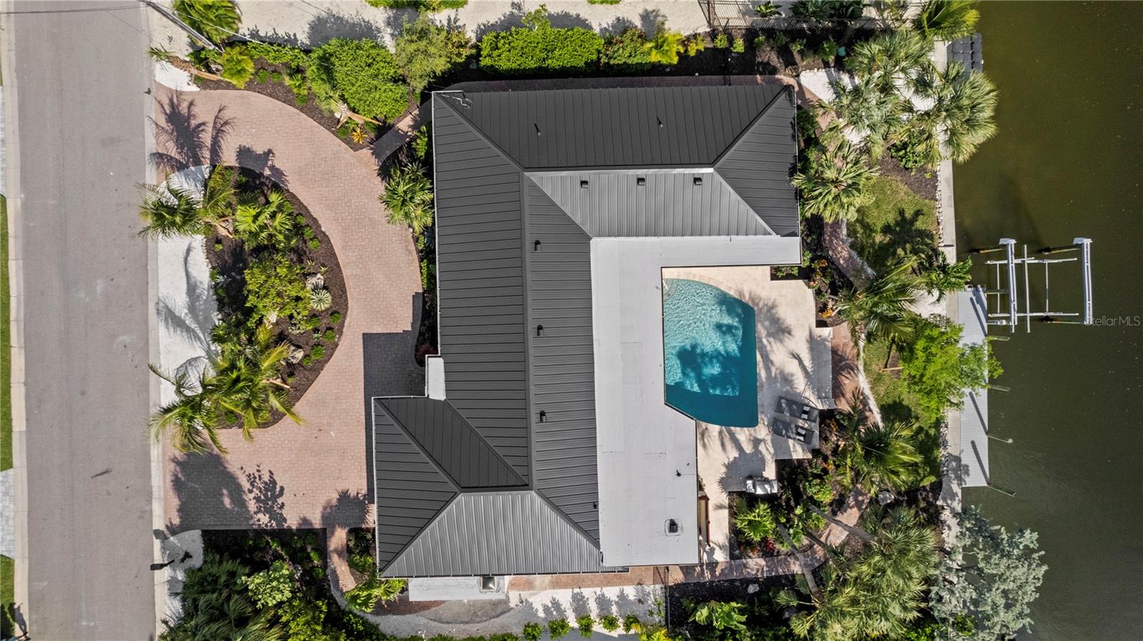 Image 3 of 81 For 624 Dundee Lane