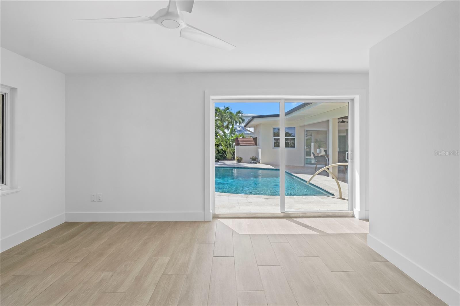 Image 34 of 81 For 624 Dundee Lane