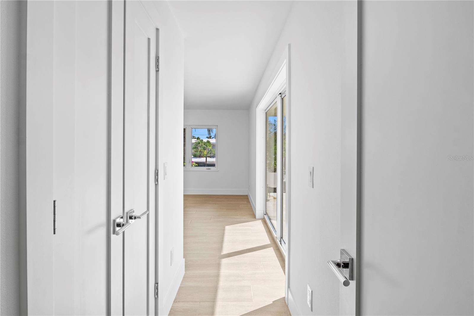 Image 35 of 81 For 624 Dundee Lane