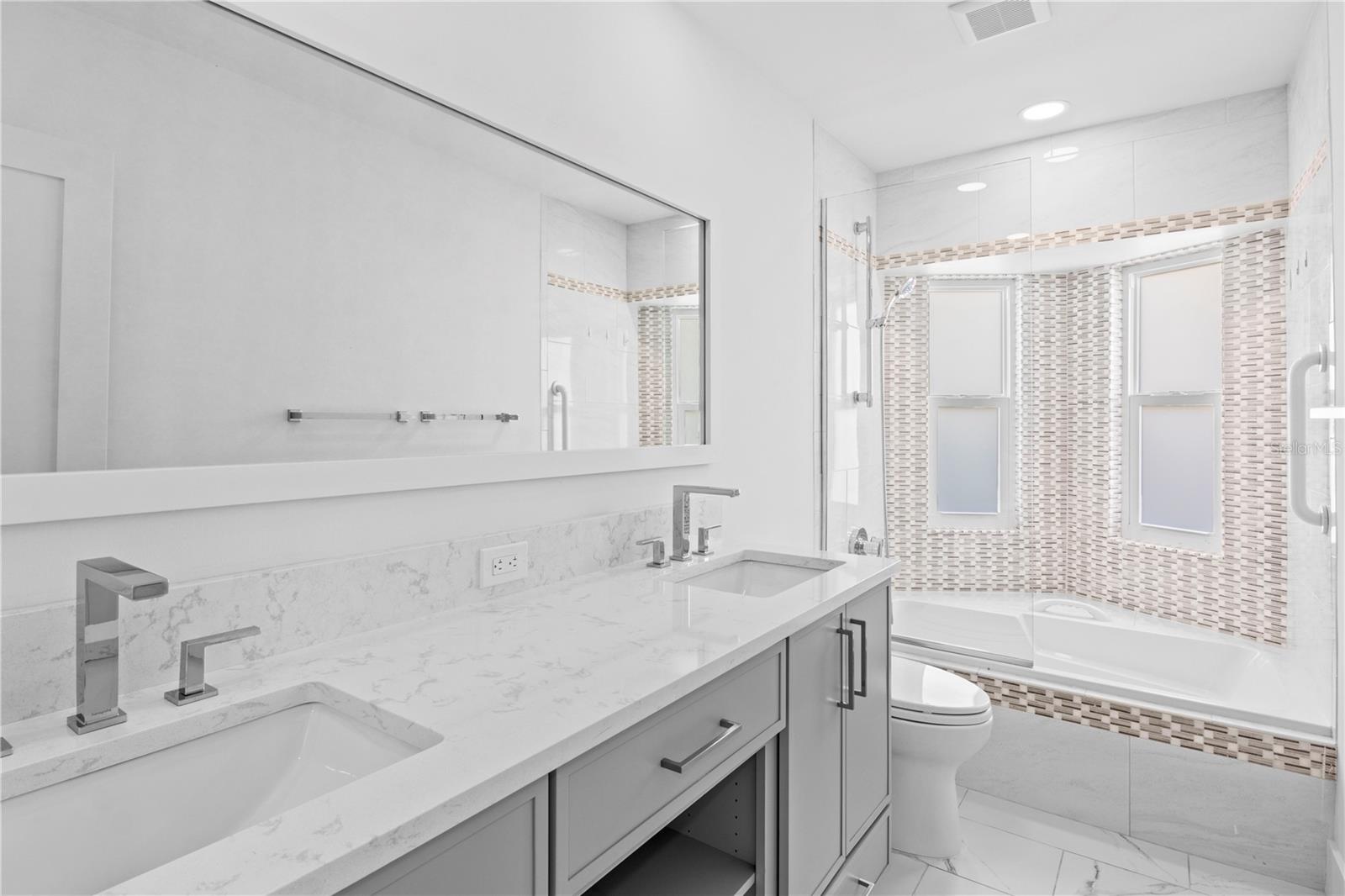 Image 38 of 81 For 624 Dundee Lane